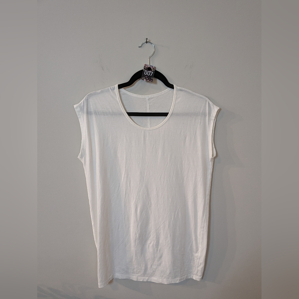 7. Lululemon top